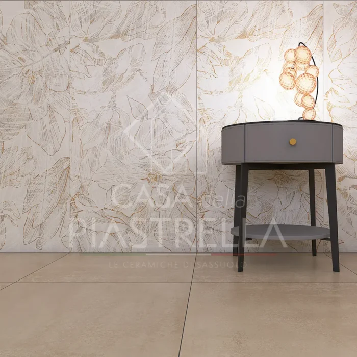 Pavimenti e rivestimenti in gres porcellanato, fiori dorati su fondo bianco