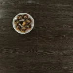 Pavimento SPC effetto legno Swing Floor con finitura elegante e sottopavimento fonoassorbente