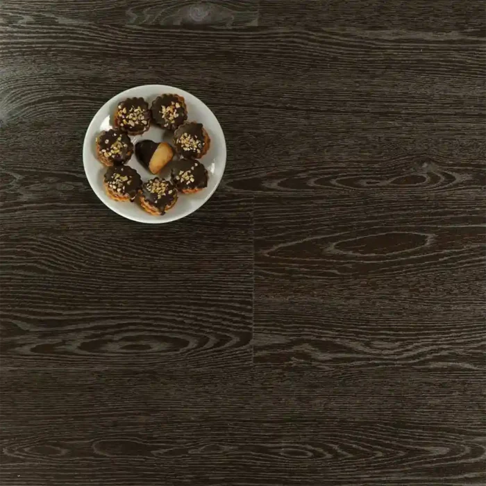 Pavimento SPC effetto legno Swing Floor con finitura elegante e sottopavimento fonoassorbente