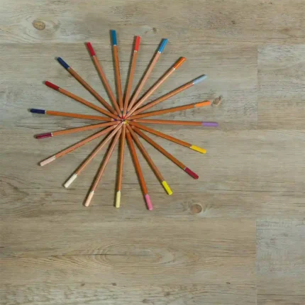 Pavimento SPC effetto legno Swing Floor con finitura elegante e sottopavimento fonoassorbente