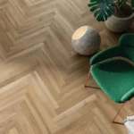 Piastrella in gres porcellanato effetto legno HNU6_nut