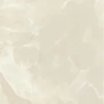 Lastra in gres porcellanato effetto onice color avorio. Lo sfondo è di un colore crema caldo con delicate venature bianche e nuvolature più chiare che creano un senso di profondità
